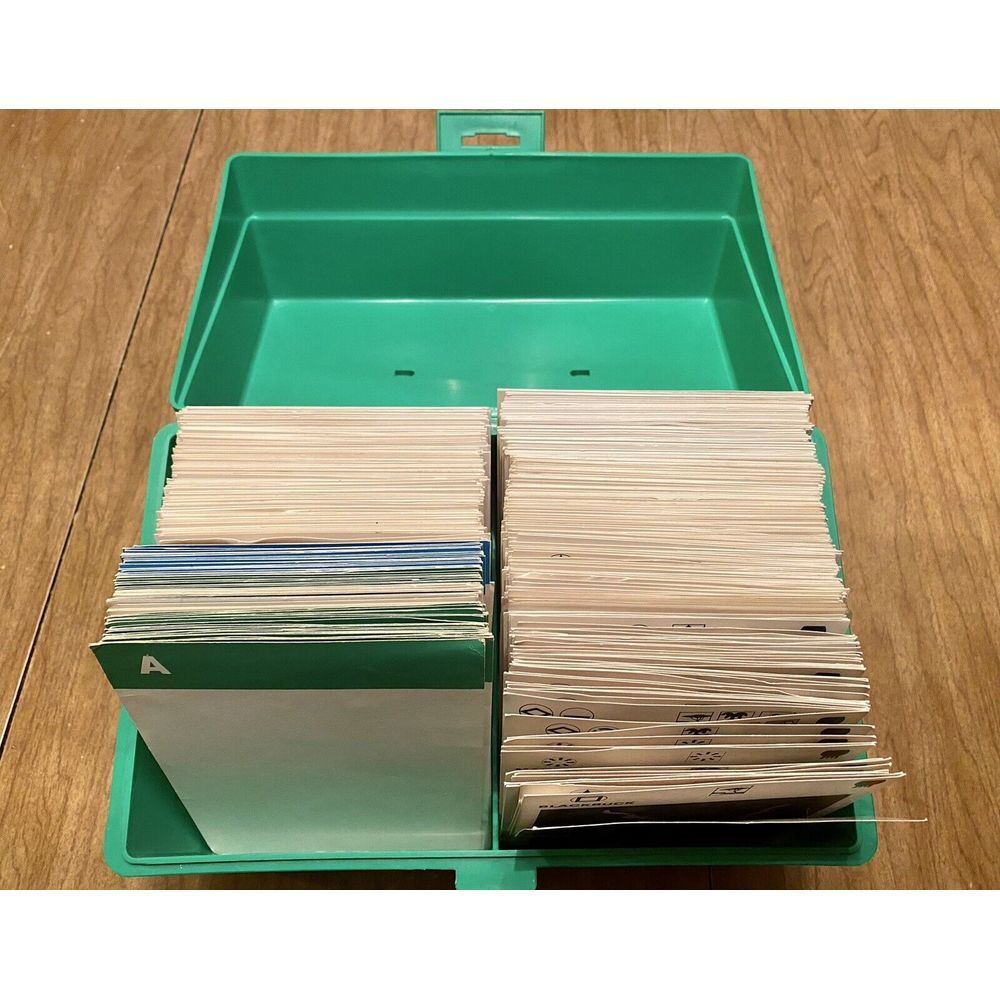 Wildlife Treasury VTG Animal 400+ Cards Box Dividers All Alphabet Classification